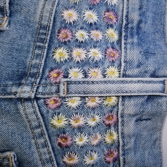 Madewell |‎ Embroidery Summer shorts, size 28 - Picture 8 of 16